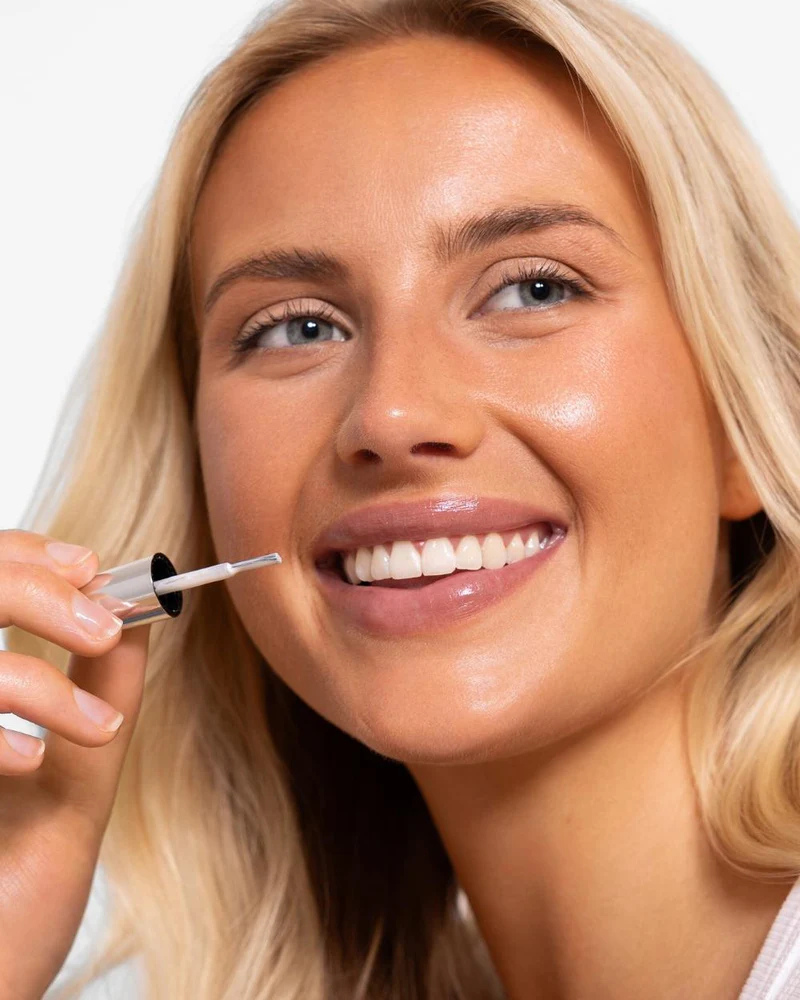 GlowSMILE - Instant White Teeth